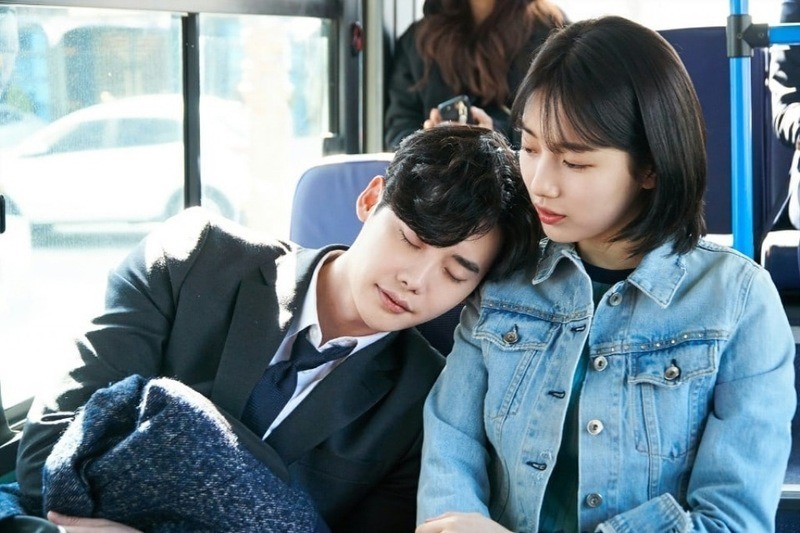 While You Were Sleeping (2017) : ลิขิตฝันฉันและเธอ | 16 ตอน (จบ)